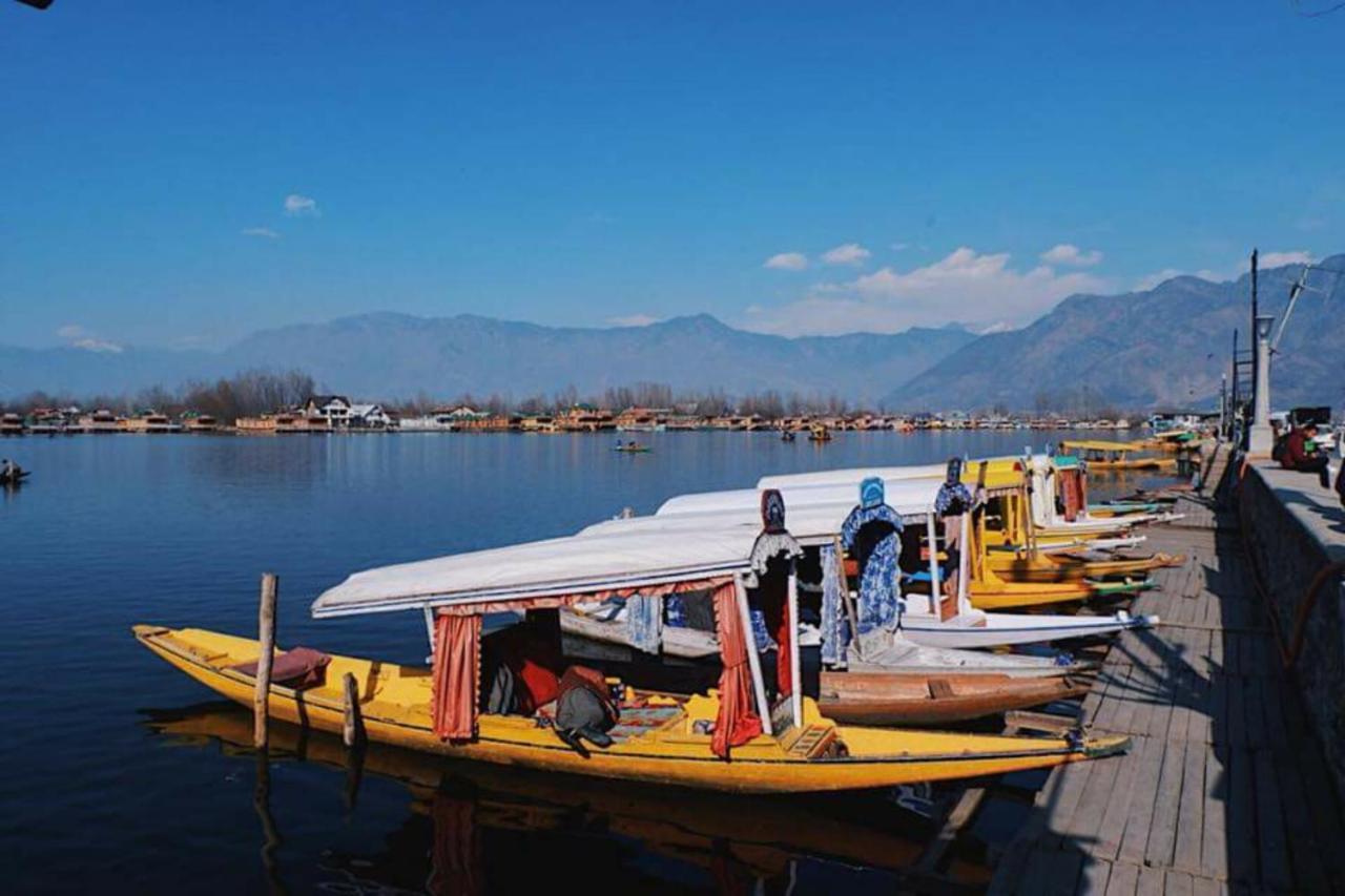 Готель Umbrella Group Of House Boat Срінагар Екстер'єр фото