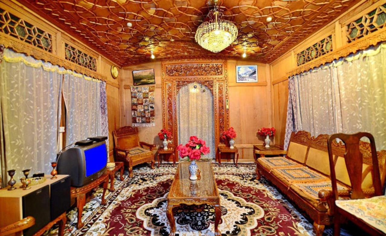 Готель Umbrella Group Of House Boat Срінагар Екстер'єр фото